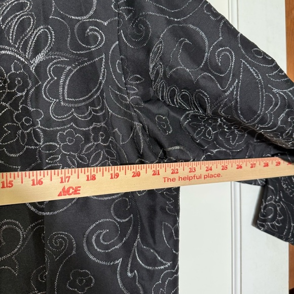 Chico's Embroidered Silk Duster Jacket Black and Silver Floral Longline Size XL - Picture 11 of 13